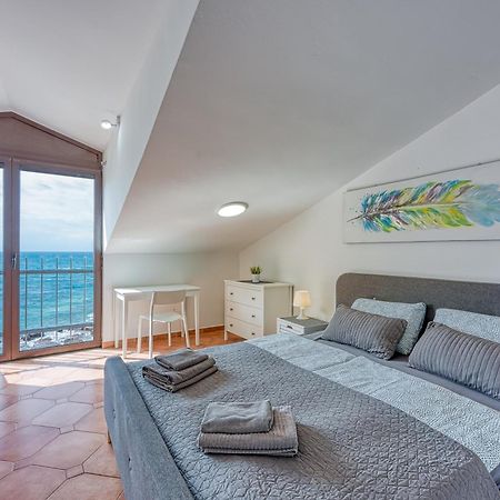 Cuvi Beach Apartments Ровинь Экстерьер фото