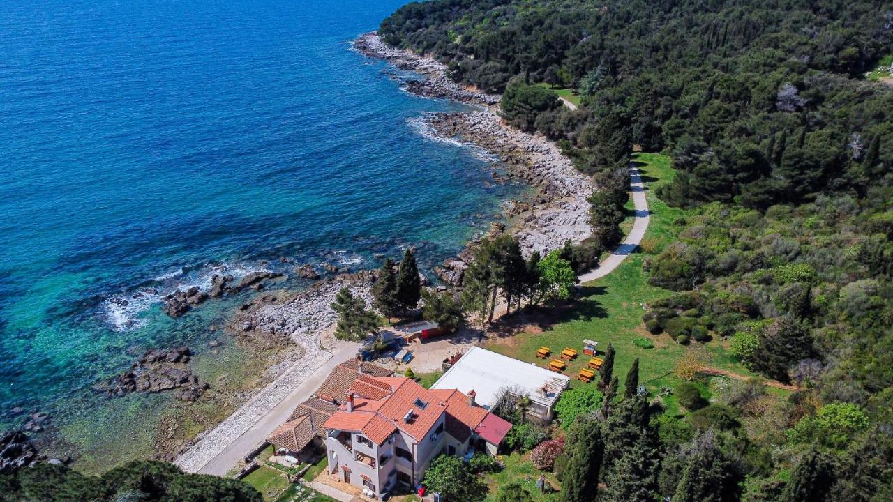Cuvi Beach Apartments Ровинь Экстерьер фото