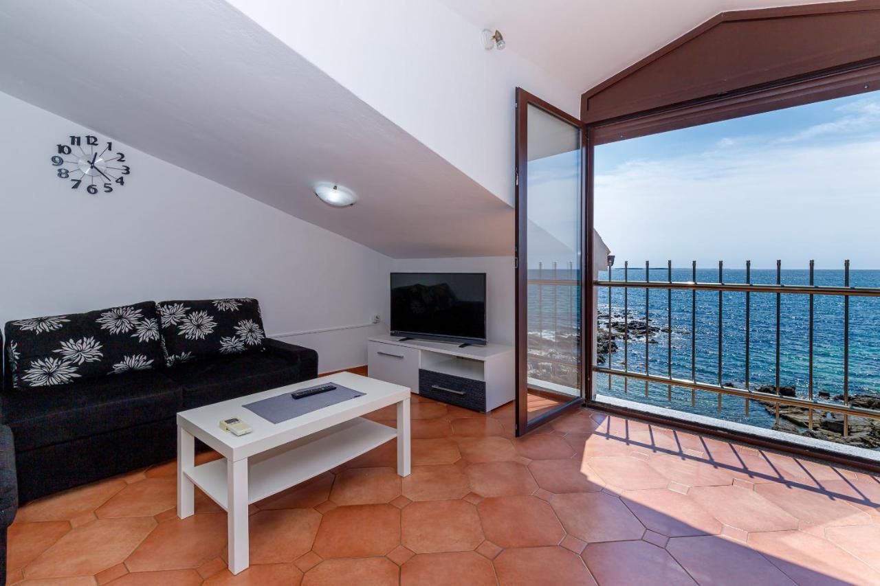 Cuvi Beach Apartments Ровинь Экстерьер фото