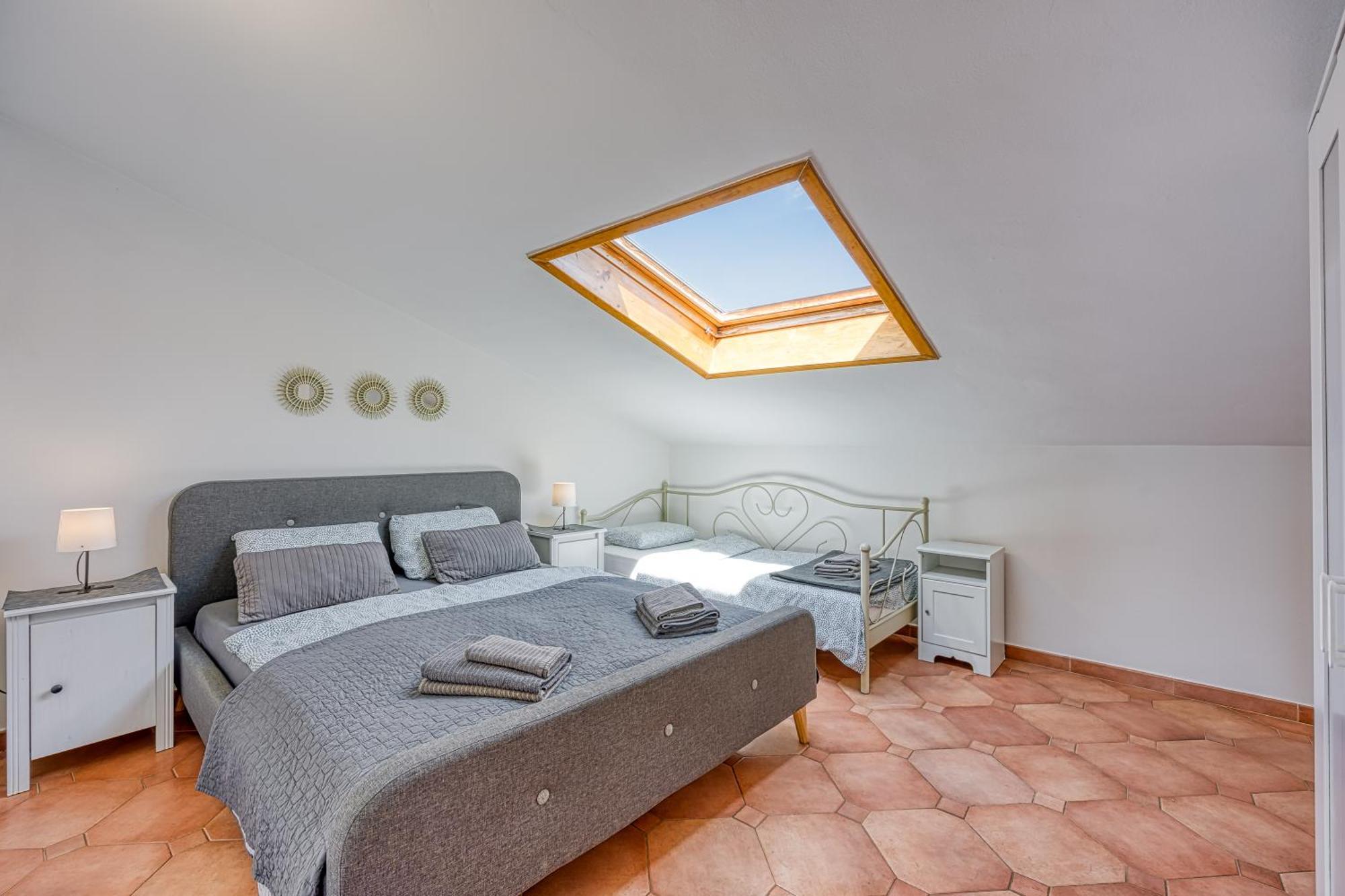 Cuvi Beach Apartments Ровинь Экстерьер фото
